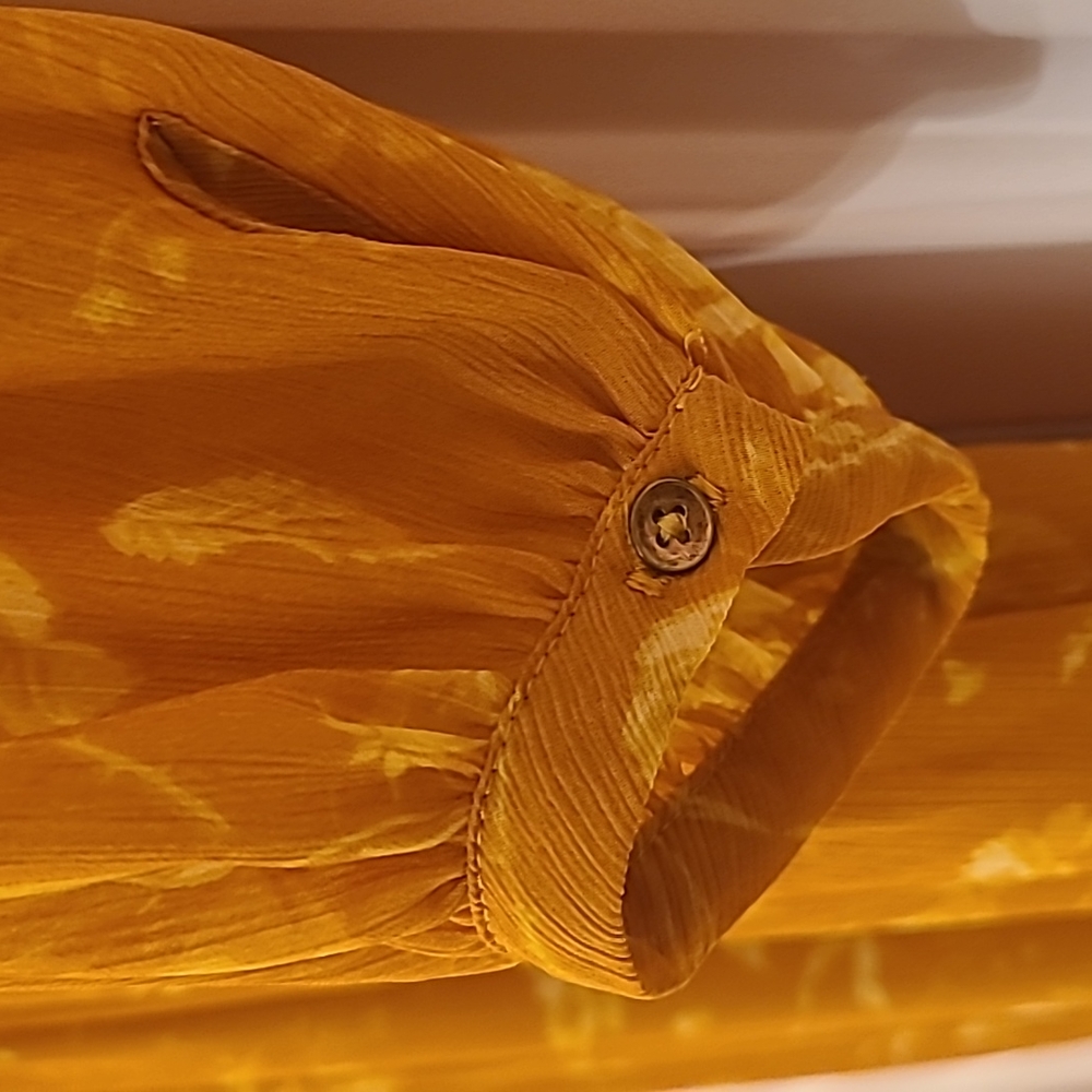 Ruffle-Sleeve Floral Button-Front Dress in Tonal Botanical Gold Yellow Size 2 - Picture 14 of 15